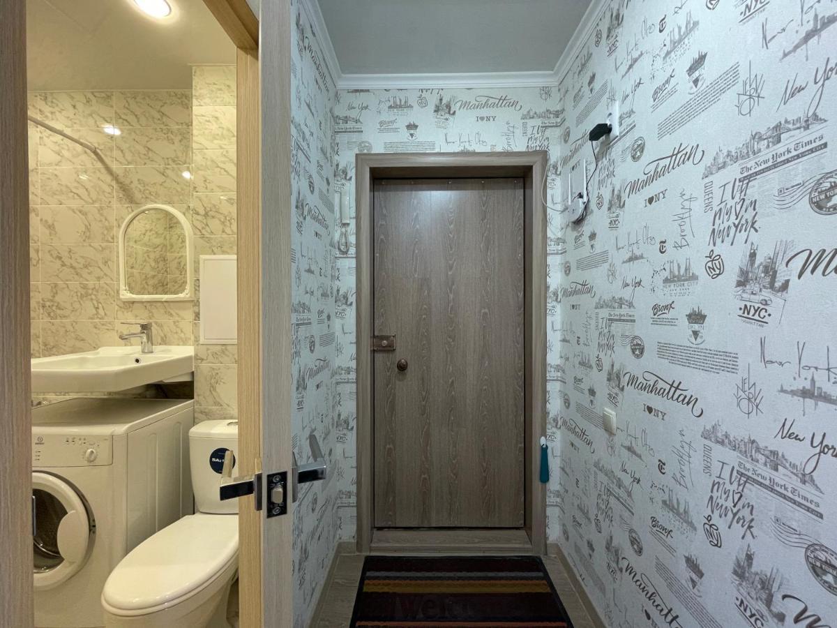 Квартира Целиком С Двуспальной Кроватью И Белым Постельным Petropavl Exterior foto